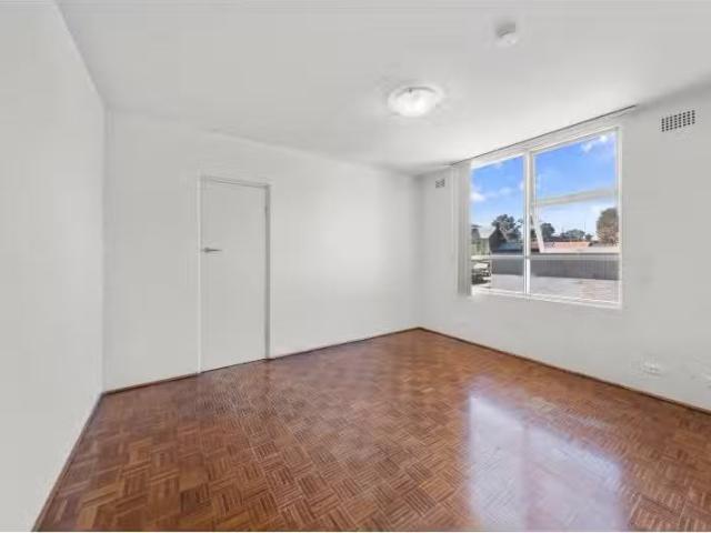 Deal! 9/22 24 Victoria St, Erskineville Apartment for rent Li.