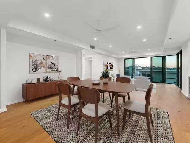 Deal! 9/23 Harbour Road, Hamilton, QLD 4007