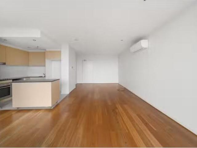 Cozy 94/3 London Circuit, City Apartment for rent Listed by P.