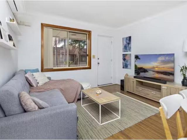 Unique 9/60 Elliotts Road, Fairy Meadow Apartment for rent Li.