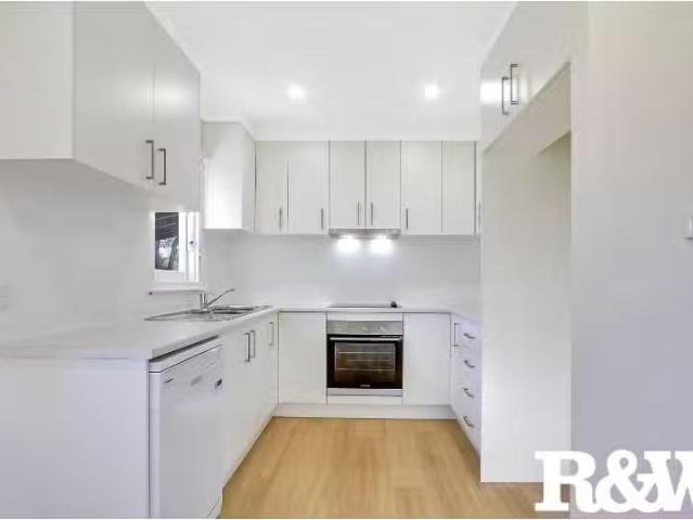 New 96 Captain Cook Drive, WILLMOT House for rent Listed by R.