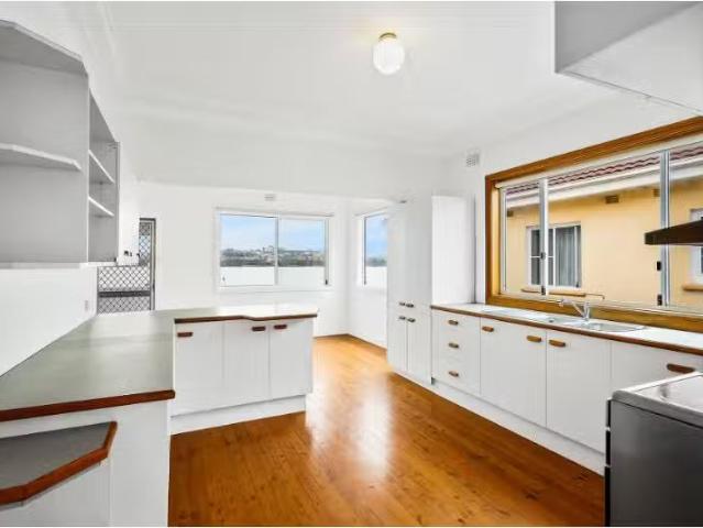 For Rent! 98 Lakeview Parade, Primbee House for rent Listed b.