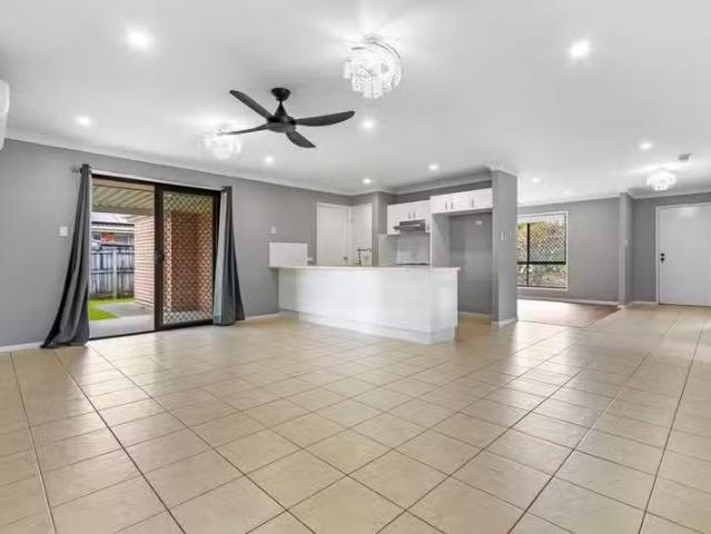 For Rent! 98 Muchow Road, WATERFORD WEST, QLD 4133 House for.
