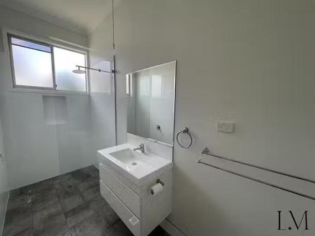 For Rent! 98A Turnbull Street, Hamilton South, NSW 2303
