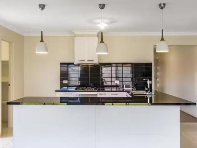 Cozy 9 Mumm Street, Waurn Ponds, VIC 3216 House for Rent