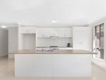 Deal! 9 Nelson Grove, Woongarrah House for rent Listed by Eri.