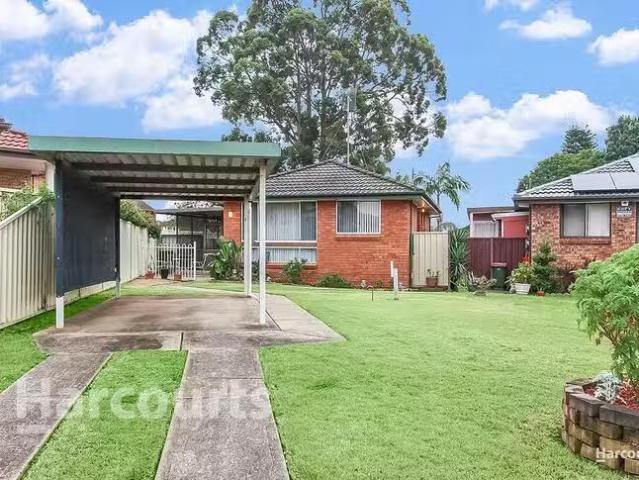 Cozy 9 Amaranthus Place, Macquarie Fields, NSW 2564