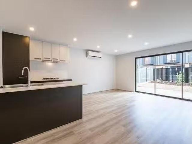 Cheap 9 Copper Lane, Hadfield, VIC 3046