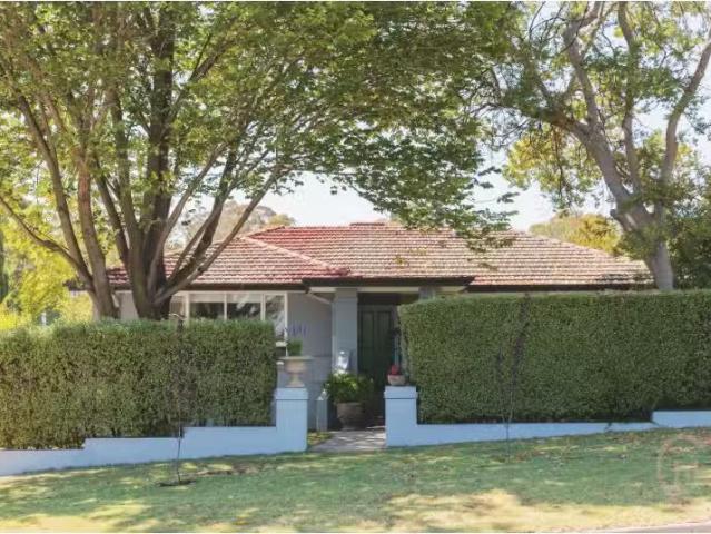 Cheap 9 Gellibrand Street, Campbell House for rent Listed by.