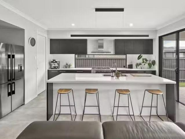 Just in! 9 Hasties Avenue, Upper Kedron, QLD 4055