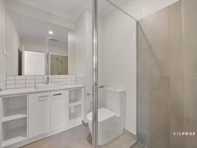 Deal! 9 Tolkien Drive, Mambourin VIC 3024