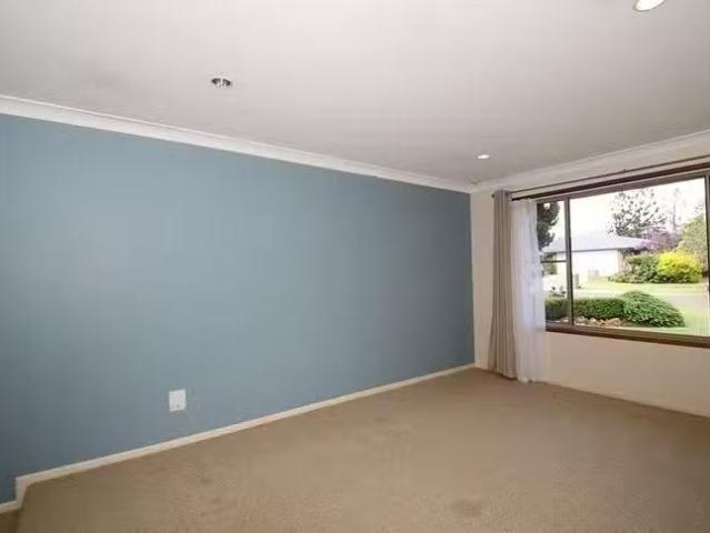 Just in! 9 Wiemers Crescent, Centenary Heights, QLD 4350