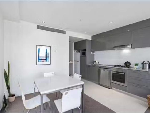 Just in! 05 Wahroonga Place, Surfers Paradise, QLD 4217