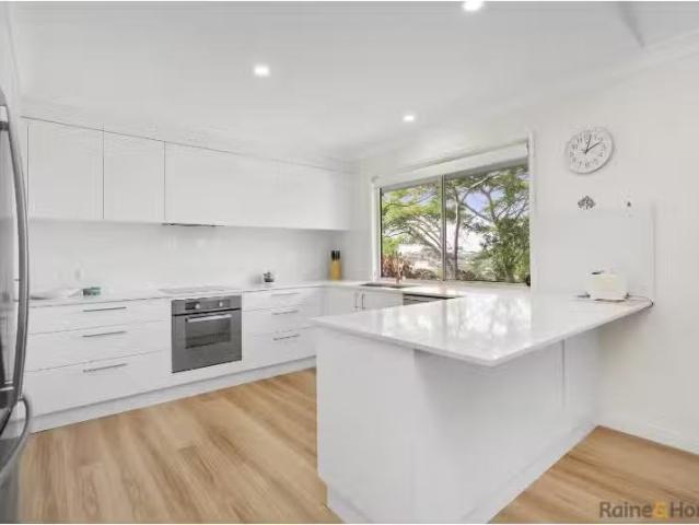 For Rent! 13 Tyrone Terrace, BANORA POINT House for rent List.