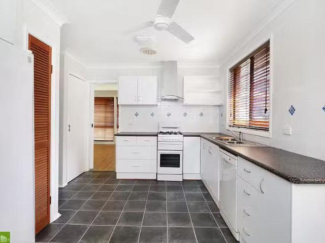 Rental! 13 Fairloch Avenue, Farmborough Heights, NSW 2526