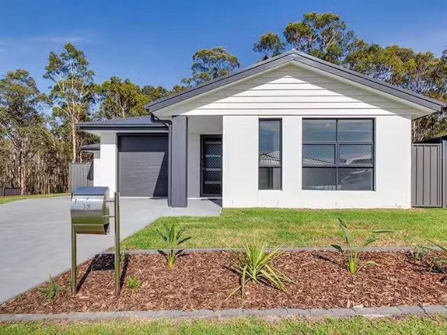 Deal! 13 Lancaster Street, THORNTON Townhouse for rent Listed.