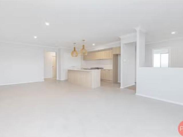 Rental! 13 Merion Circuit, HEDDON GRETA Townhouse for rent Li.