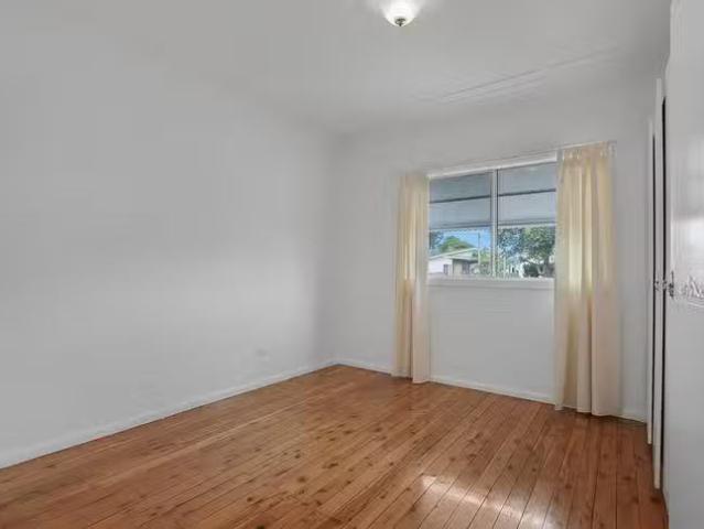 Just in! 13 Pozieres Avenue, Umina Beach, NSW 2257