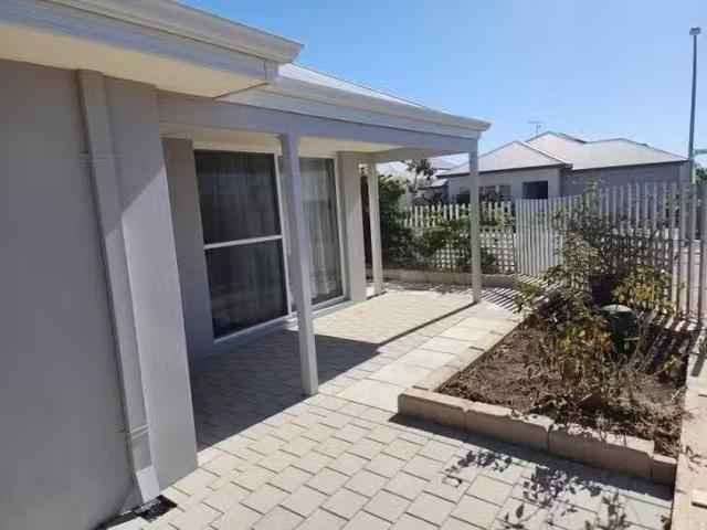 Rental! 13 Slate Way, Eglinton, WA 6034