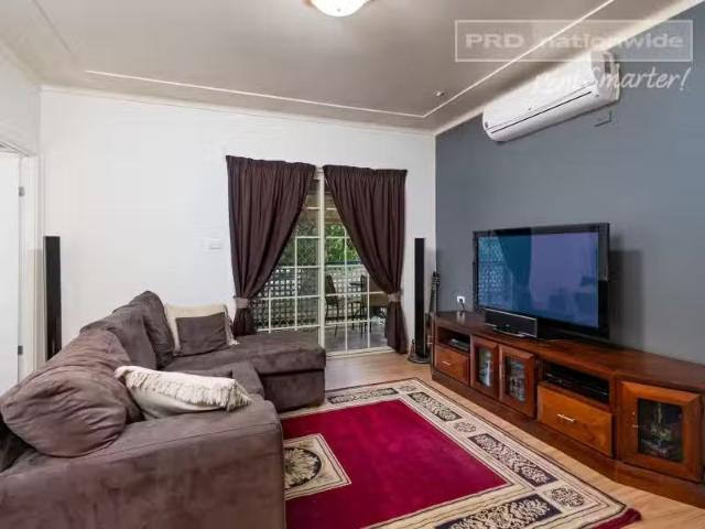 Rental! 13 Spooner Ave, Mount Austin House for rent Listed by.