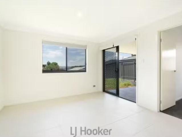 Charming 13A Beryl Drive, Rutherford House for rent Listed by.