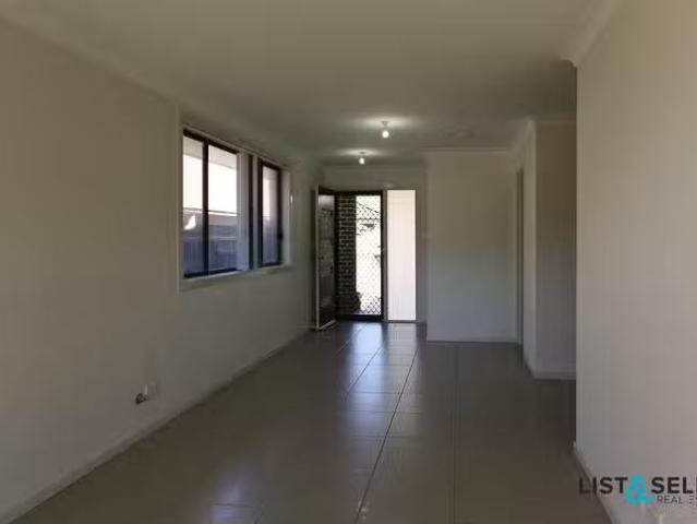 Deal! 13A Kingsbury Road, Edmondson Park, NSW 2174