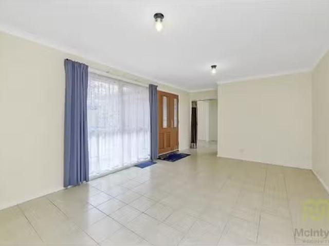 Rental! 13B Stillwell Place, Mawson Townhouse for rent Listed.