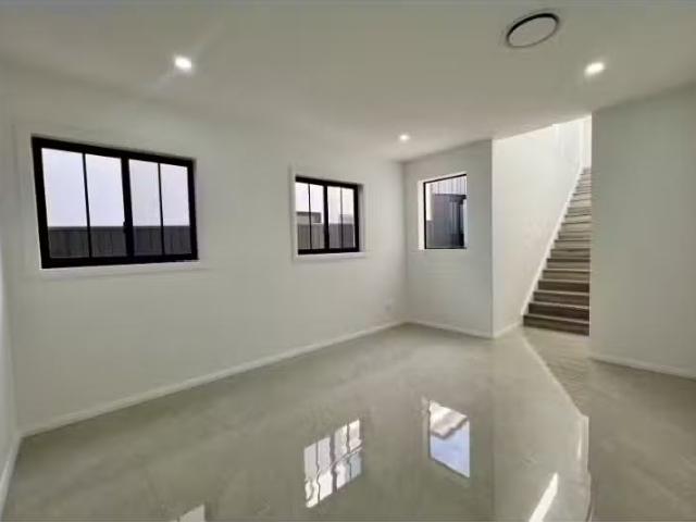 Nice 13B Sultana Avenue, Leppington House for rent Listed by.