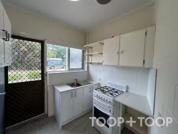 Adelaide, South Australia - Equipped kitchen