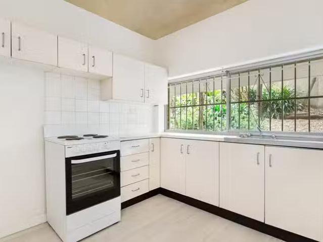 Cozy 102/10 New Mclean Street, Edgecliff, NSW 2027