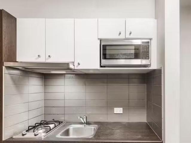 Deal! 102/1 Delany Avenue, Burwood VIC 3125