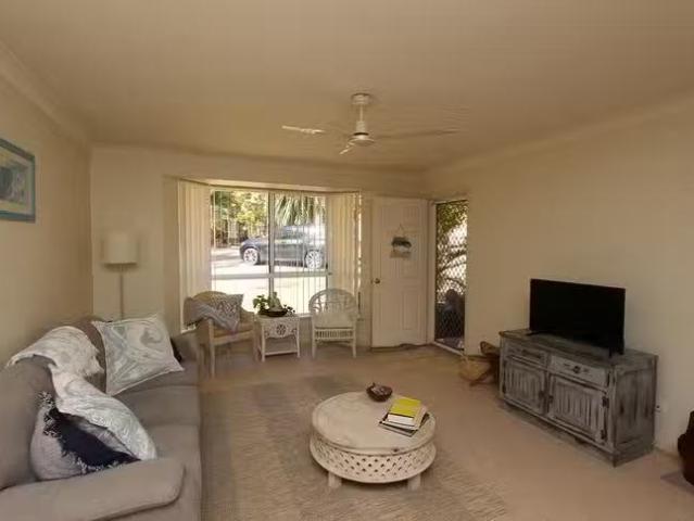 Nice 10/372 Ocean Drive, West Haven, NSW 2443
