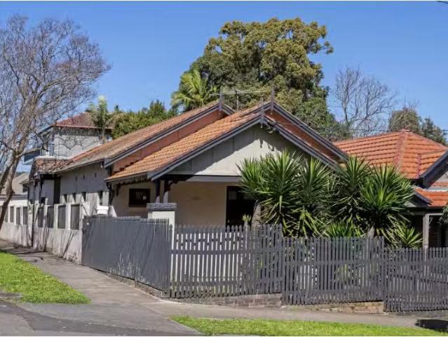 Just in! 104 Allen Street, Leichhardt House for rent Listed b.