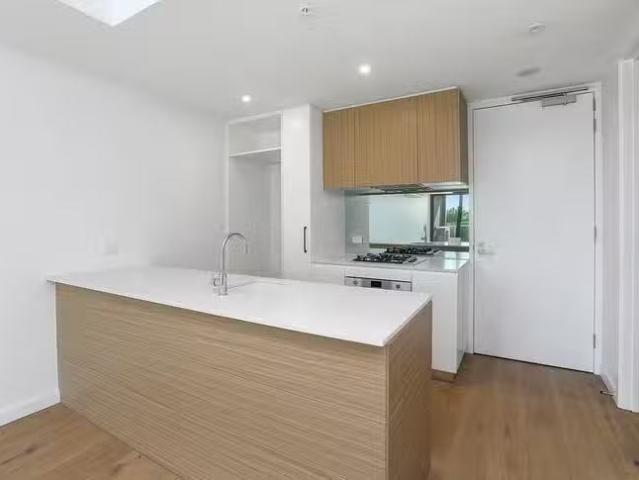 Cheap 105/50 Bowlers Avenue, Geelong West, VIC 3218
