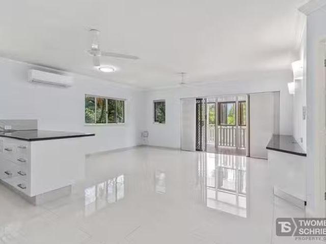 Charming 10/5 Lily Street, Cairns North, QLD 4870