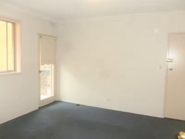 Rental! 10/5 St Albans Road, Kingsgrove NSW 2208