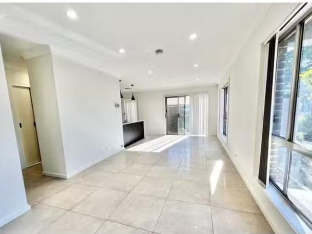 For Rent! 10/67 Sydney Street, ST MARYS Townhouse for rent Li.