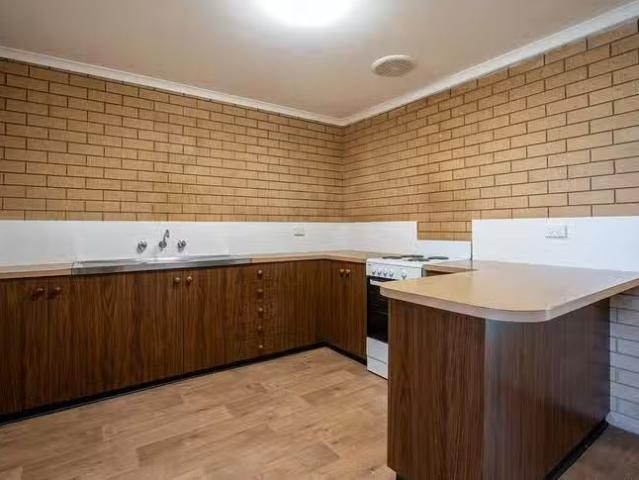 Just in! 10/607 Prune Street, Lavington, NSW 2641