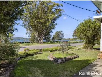 For Rent! 107 Cook Parade, LEMON TREE PASSAGE House for rent.