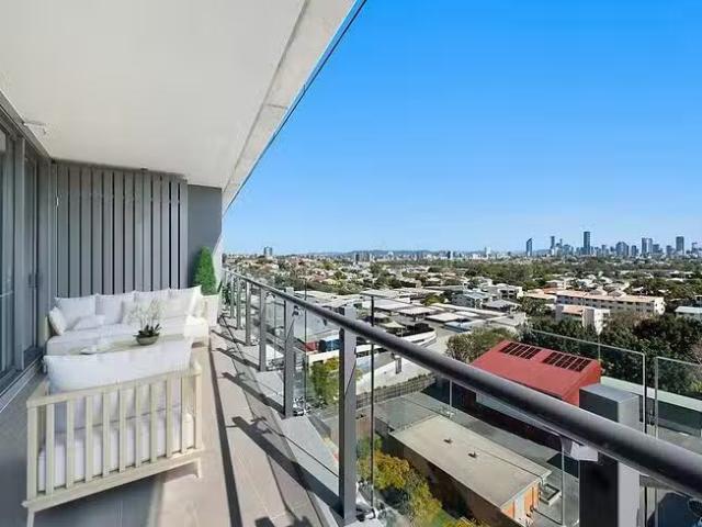 Deal! 10902/300 Old Cleveland Road, Coorparoo, QLD 4151