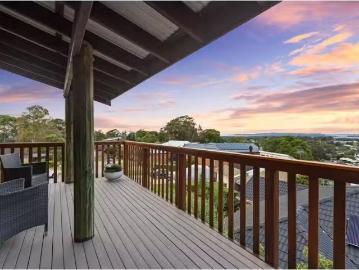 Deal! 10 Twin View Court, Belmont North House for rent Listed.
