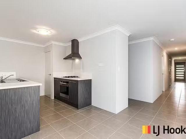 Charming 10 Vignerons Loop, Hocking, WA 6065