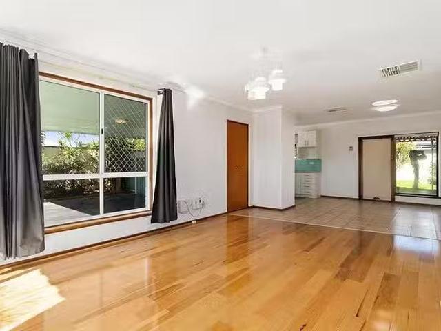 Cheap 10 Wheatley Street, Kewdale, WA 6105
