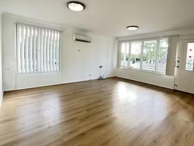 Nice 10 Beagle Place, WILLMOT, NSW 2770 House for Rent
