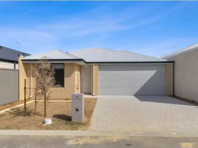 Just in! 10 Bibra Way, SOUTH YUNDERUP House for rent Listed b.