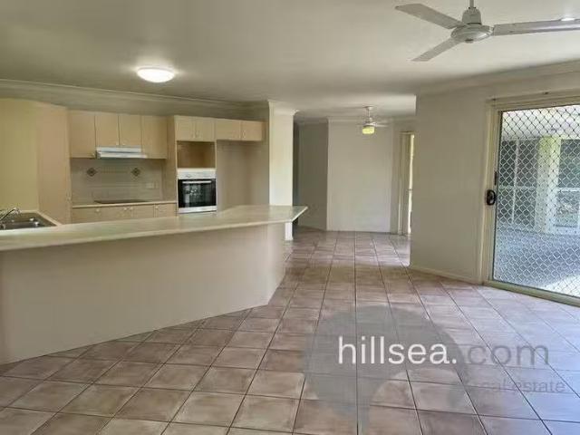 For Rent! 10 Calcetto Place, Arundel, QLD 4214
