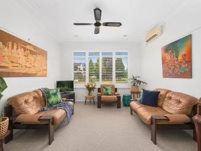 Deal! 10 Cooyong Crescent, Toongabbie House for rent Listed b.