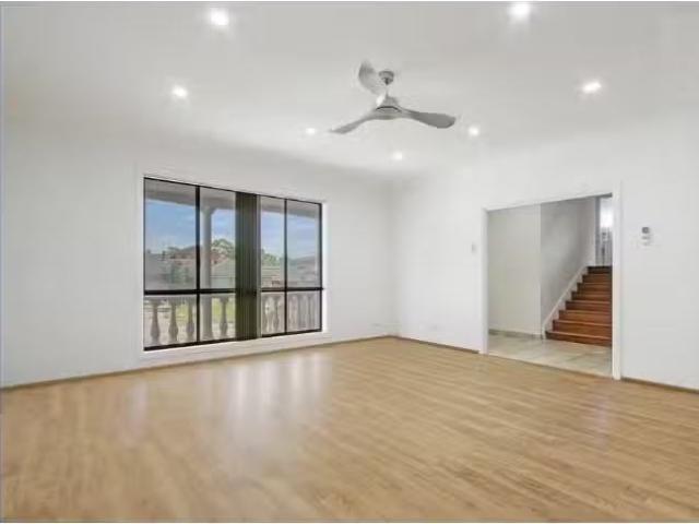 For Rent! 10 Duardo Street, Edensor Park House for rent Liste.