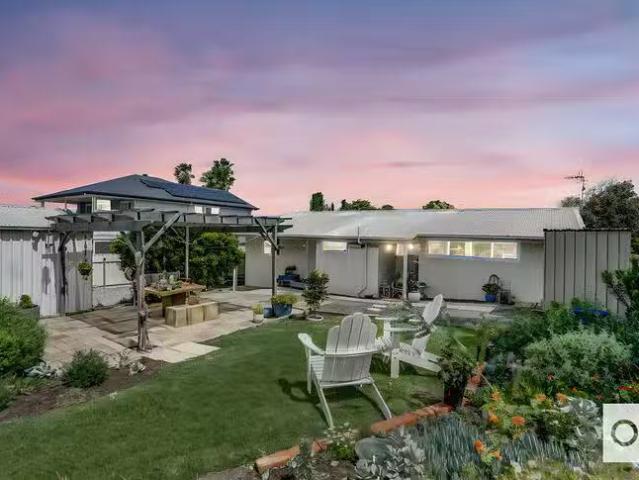 Charming 10 Ness Street, Goolwa Beach, SA 5214