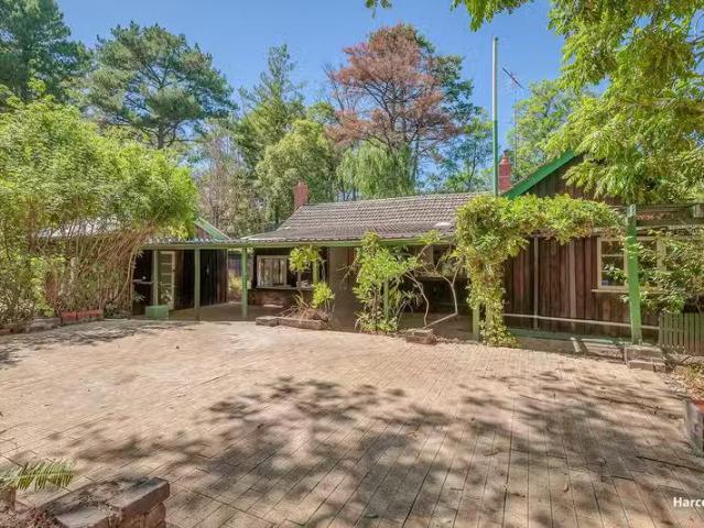 Cozy 10 Stonegate Road, ROLEYSTONE, WA 6111 House for Rent